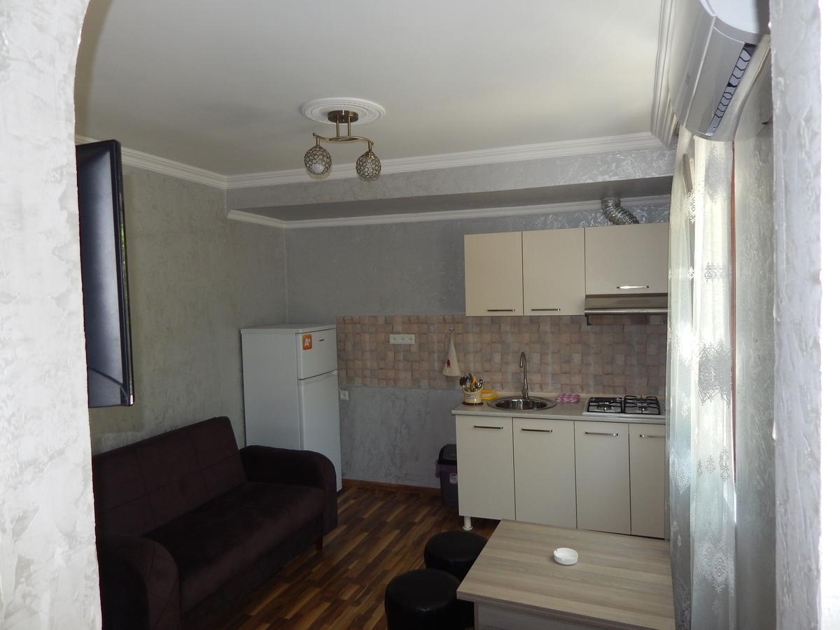 Guest House On Angisa Batumi Ngoại thất bức ảnh