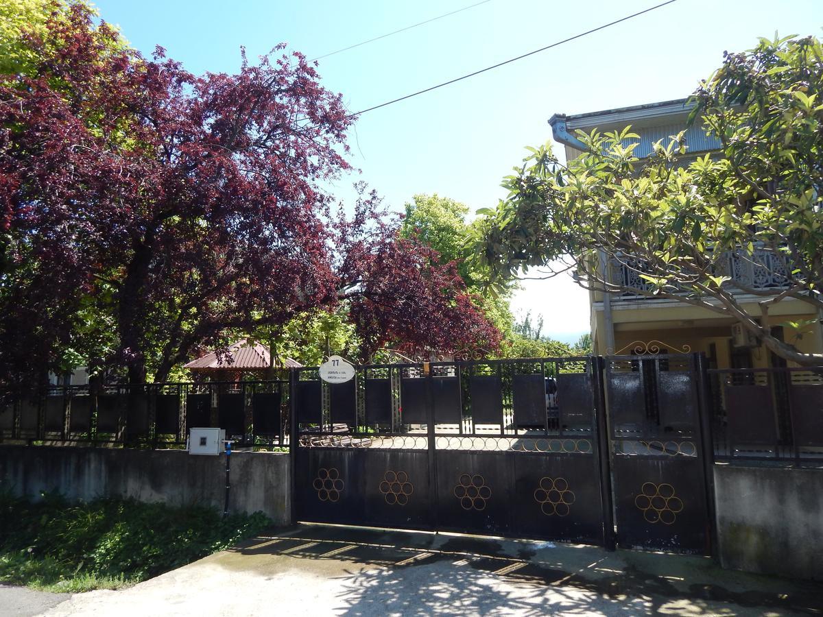 Guest House On Angisa Batumi Ngoại thất bức ảnh